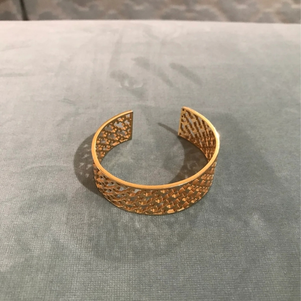 GORGEOUS NWOT TORY BURCH Gold plated STATEMENT LOGO CUFF - Picture 4 of 5
